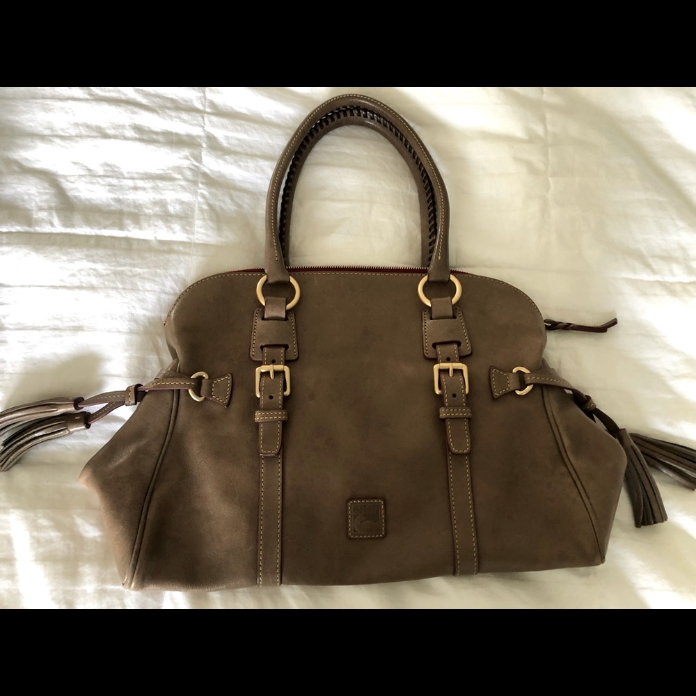 Gorgous Dooney leather purse!